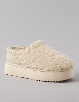 AE The Sherpa Hangout Slip-On Slipper