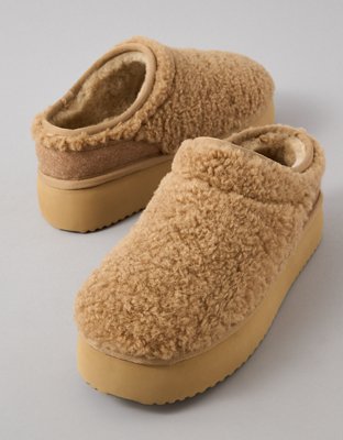 AE The Sherpa Hangout Slip-On Slipper