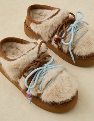 Женские тапочки American Eagle AE Sherpa Scuff, цвет: Коньячный — фото 3