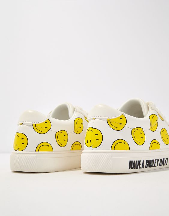 AE Smiley Lace-Up Sneaker