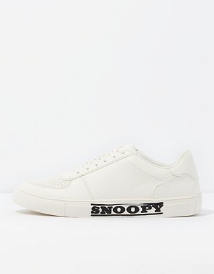 AE Snoopy Sneaker | American Eagle display picture 1