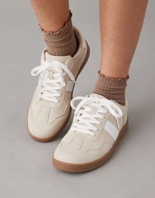 AE Embroidered Platform Sneaker