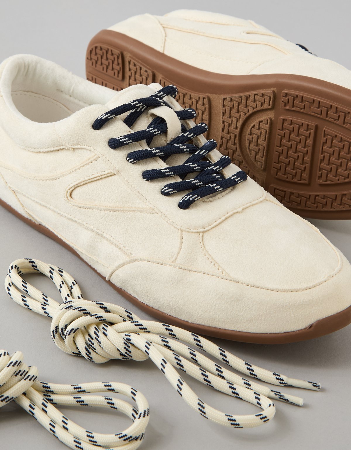 AE Low Retro Sneaker - image 3