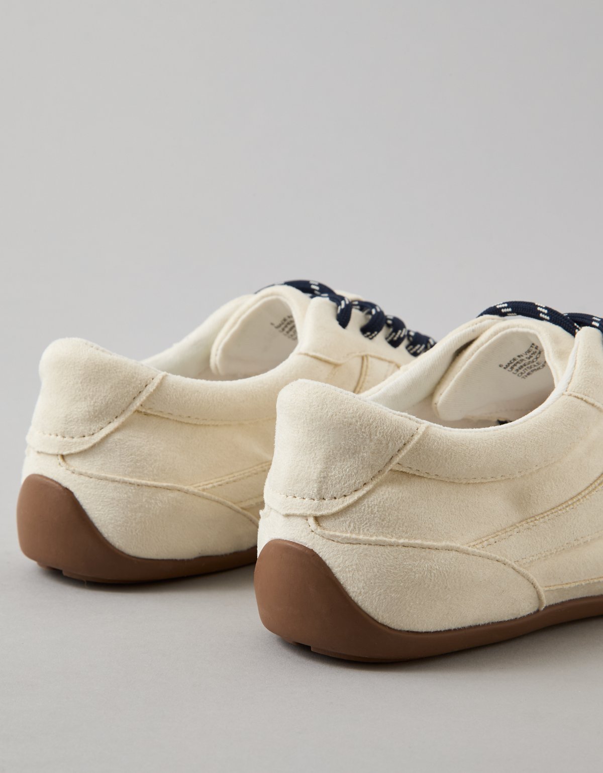 AE Low Retro Sneaker - image 4