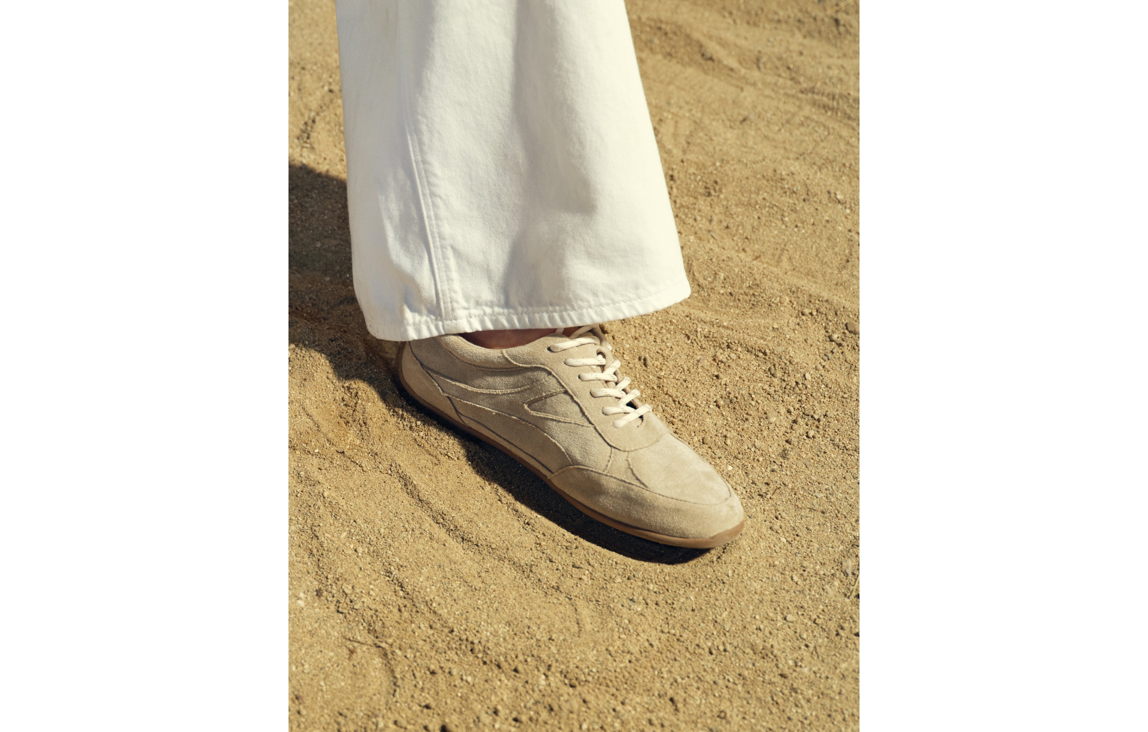 AE Low Retro Sneaker