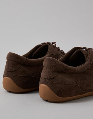 AE Low Retro Sneaker