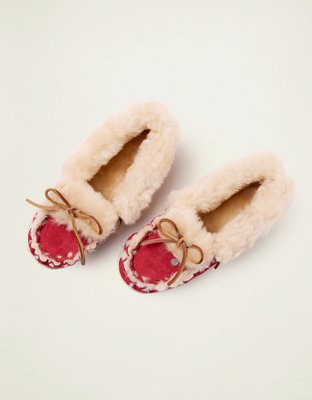 Minnetonka Ultimate Sheepskin Slipper