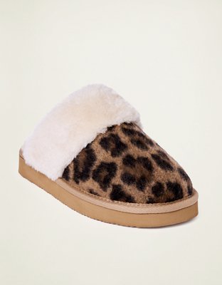 Minnetonka Chesney Scuff Slipper