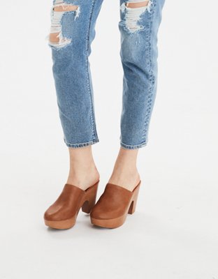 american eagle clog