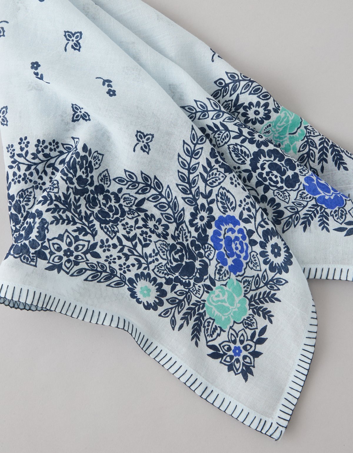 AE Floral Bandana - image 3