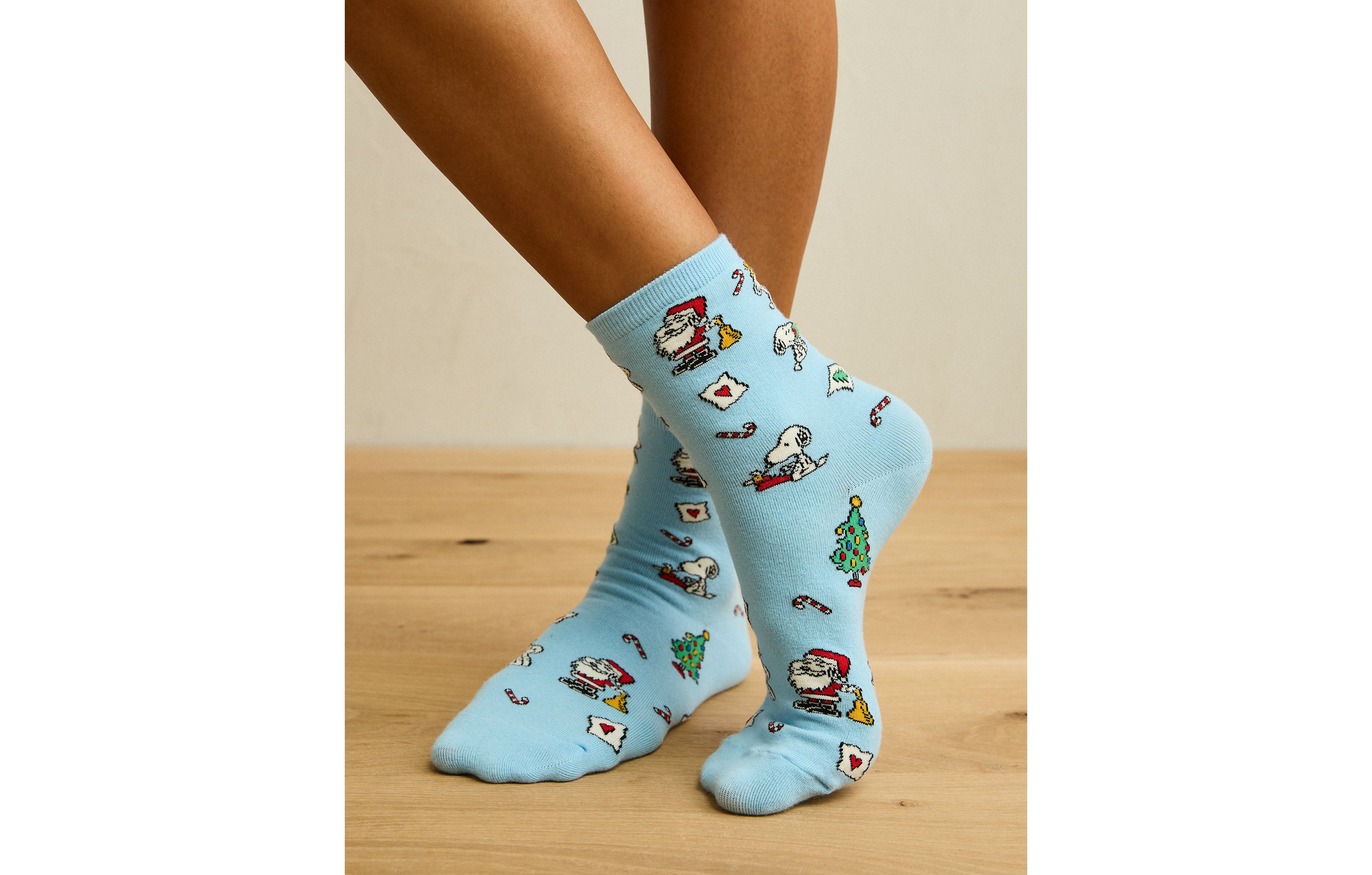 AE Snoopy Cropped Crew Socks