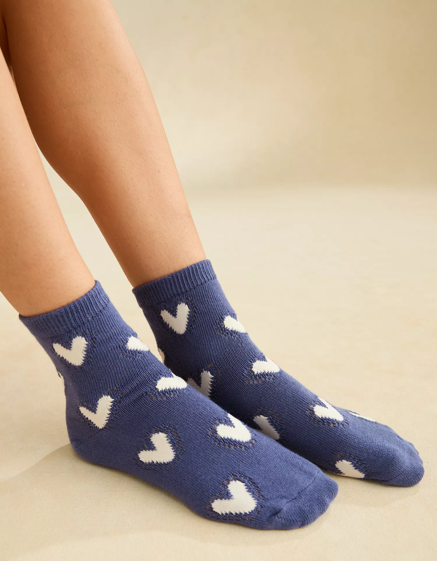 AE Knit Heart Cropped Crew Socks