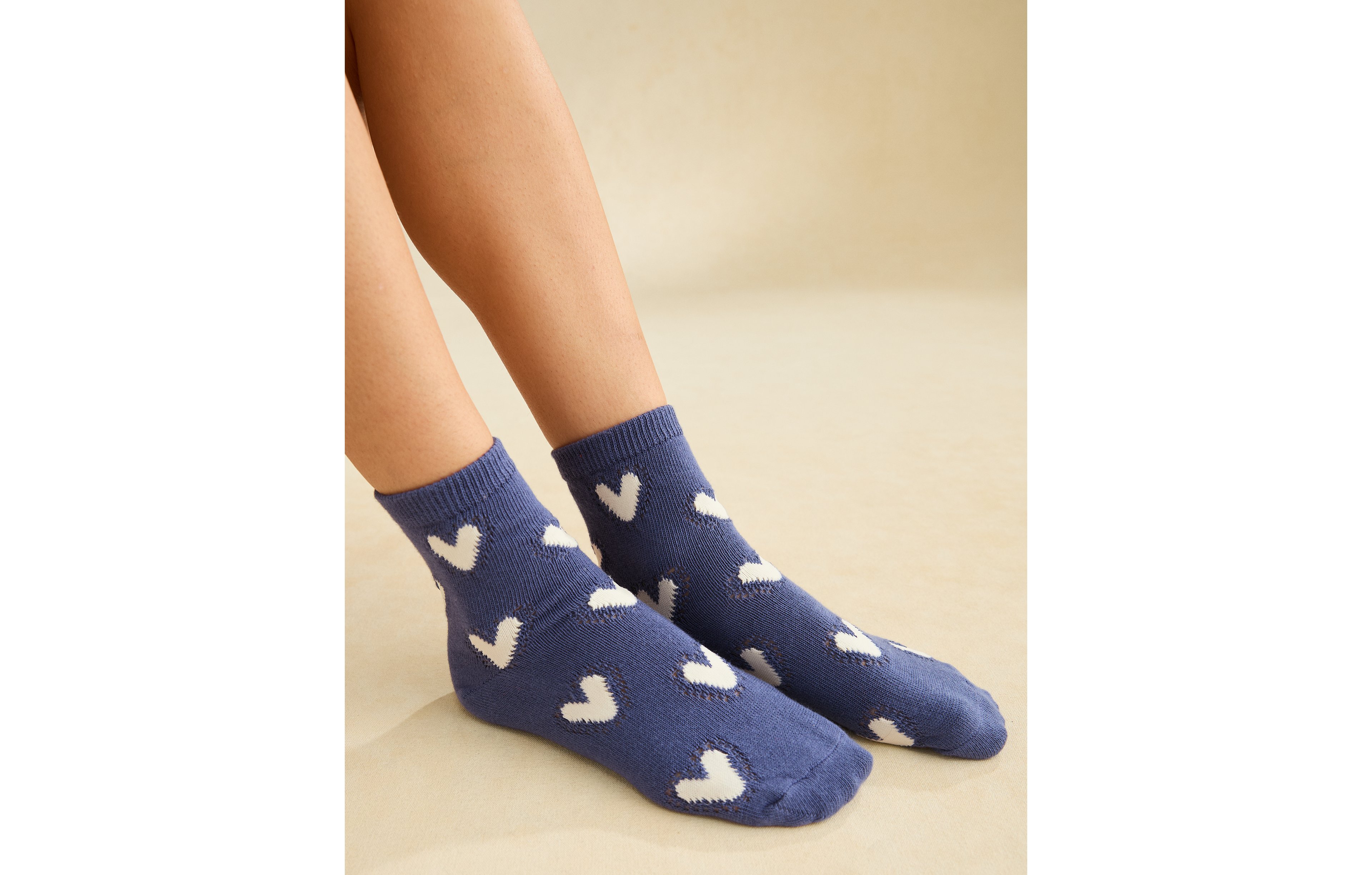 AE Knit Heart Cropped Crew Socks