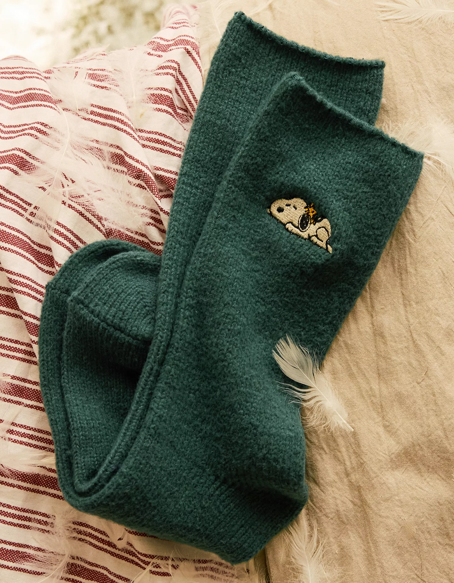 AE Snoopy Cozy Crew Socks