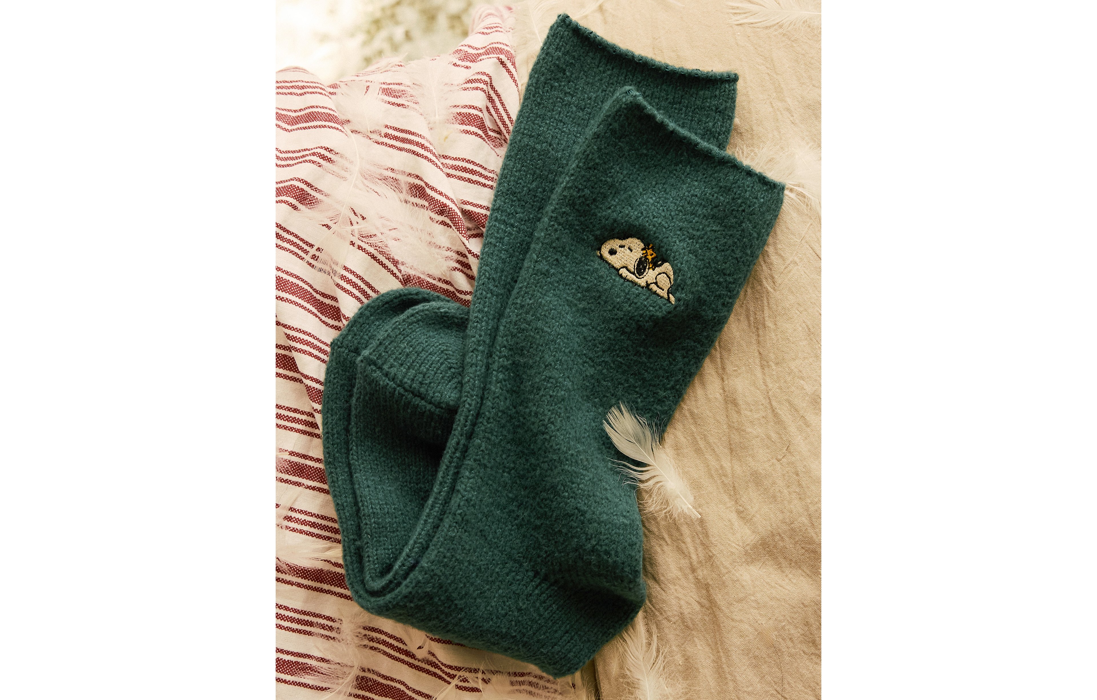 AE Snoopy Cozy Crew Socks