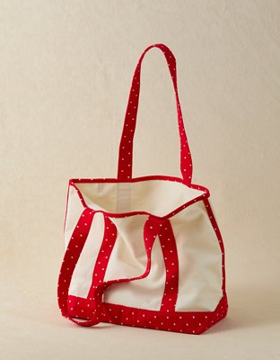 AE Off-Duty Graphic Tote Bag