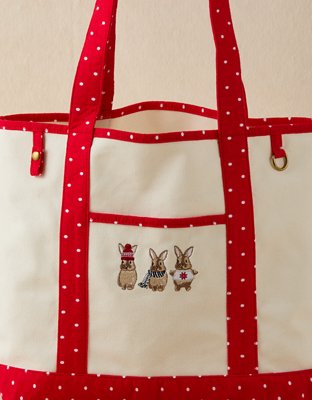 AE Off-Duty Graphic Tote Bag