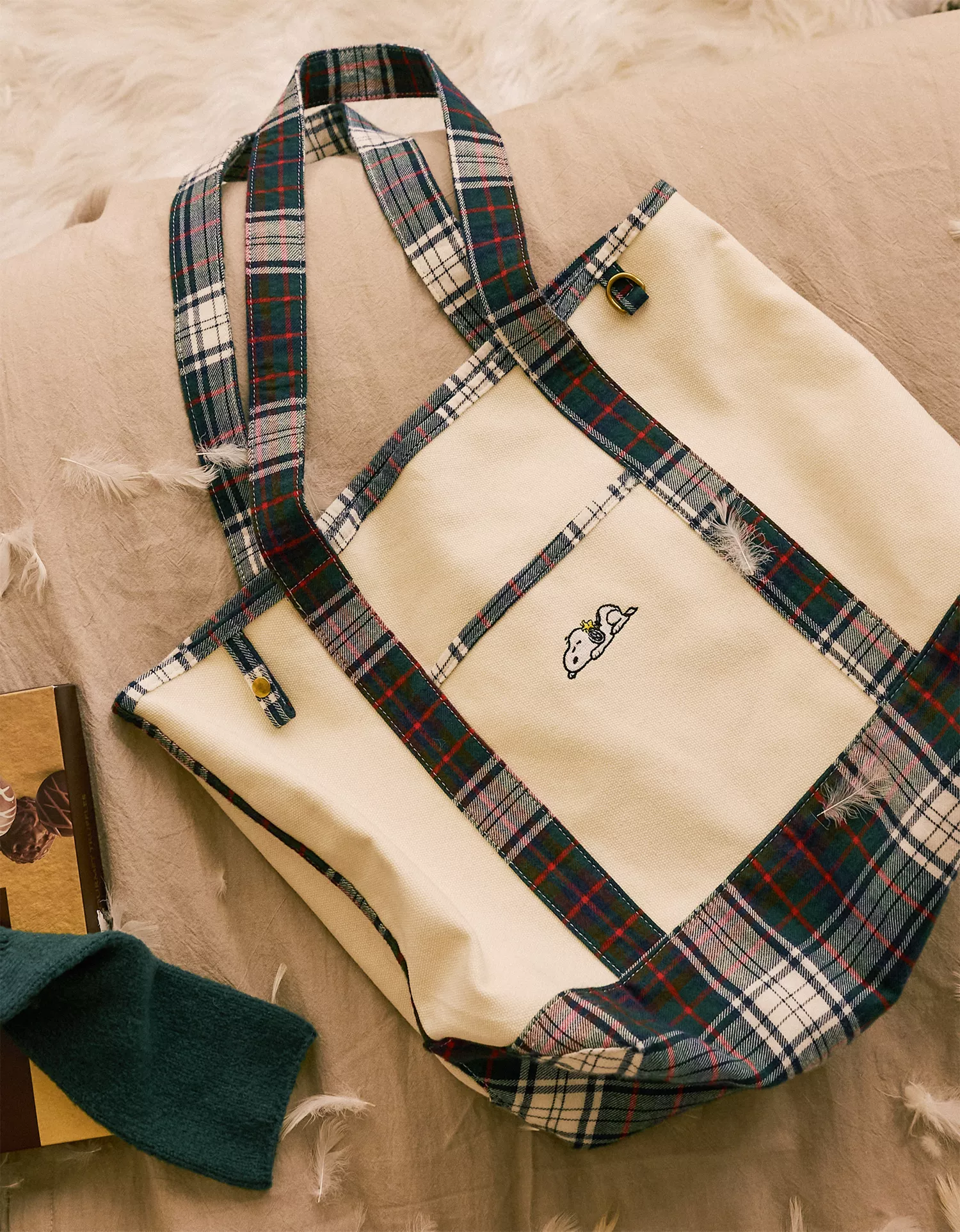 AE Off-Duty Snoopy Tote Bag - thumbnail 9