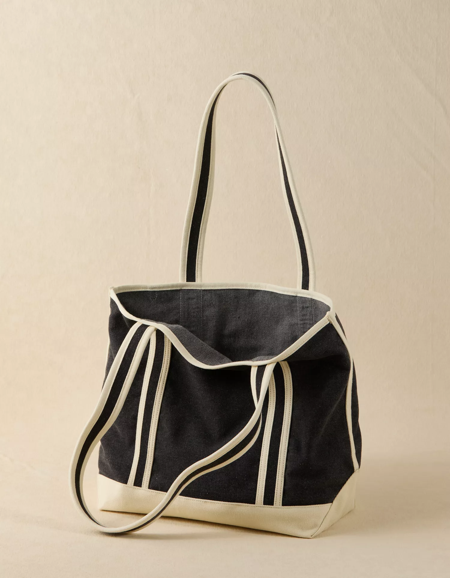AE Off-Duty Snoopy Tote Bag - thumbnail 2