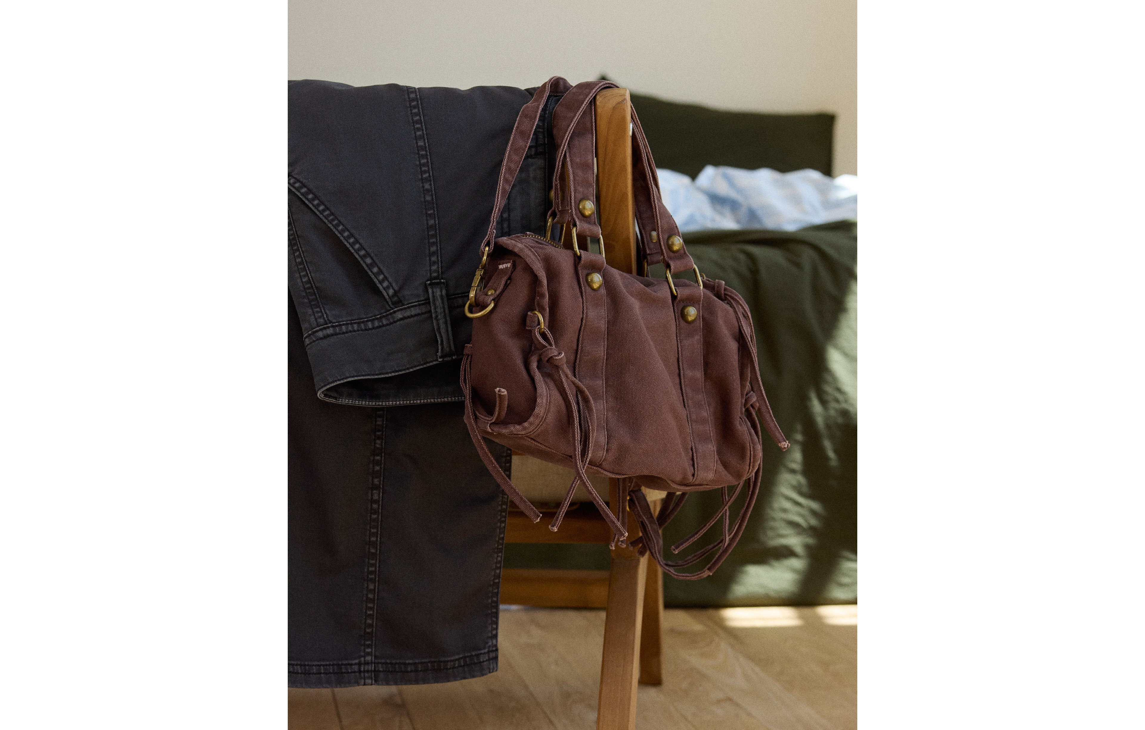 AE Y2K Mini Messenger Bag