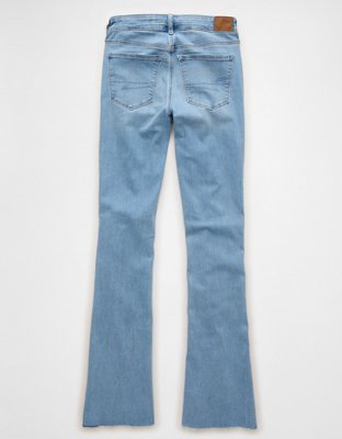 Jean moulant à jambe légèrement évasée et taille haute AE