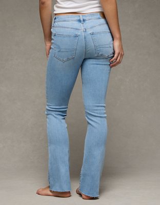 Jean moulant à jambe légèrement évasée et taille haute AE