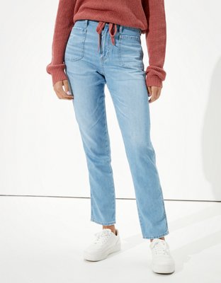 Very light blue mom jeans in responsible cotton