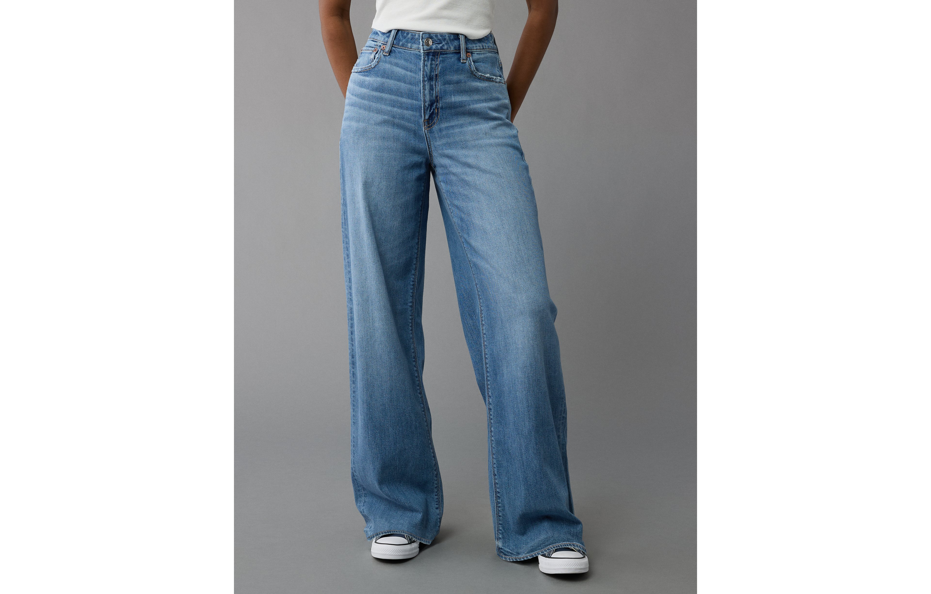 AE Super High-Waisted Baggy Wide-Leg Jean
