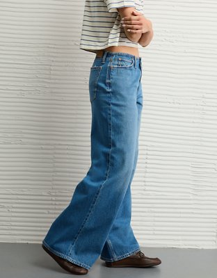 AE Strigid Low-Rise Ultra Wide-Leg Jean