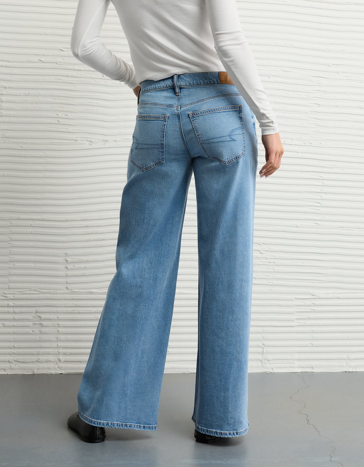 AE Dreamy Drape Stretch Low-Rise Ultra Wide-Leg Jean - image 3