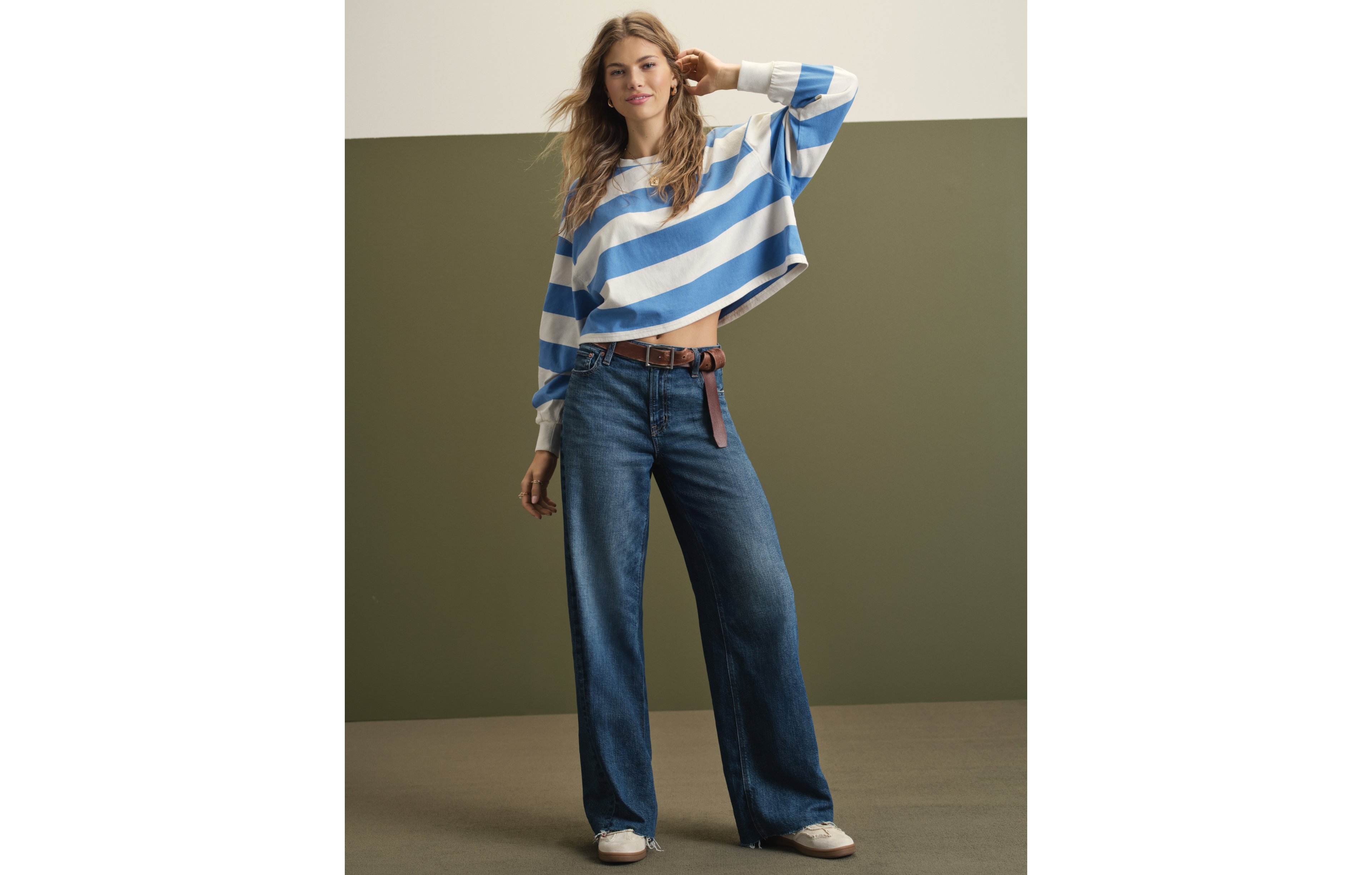 AE Super High-Waisted Baggy Wide-Leg Jean