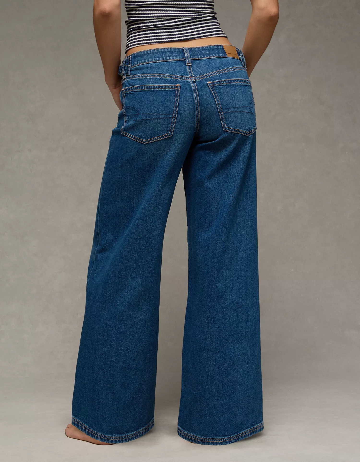 AE Low-Rise Baggy Wide-Leg Jean - thumbnail 2