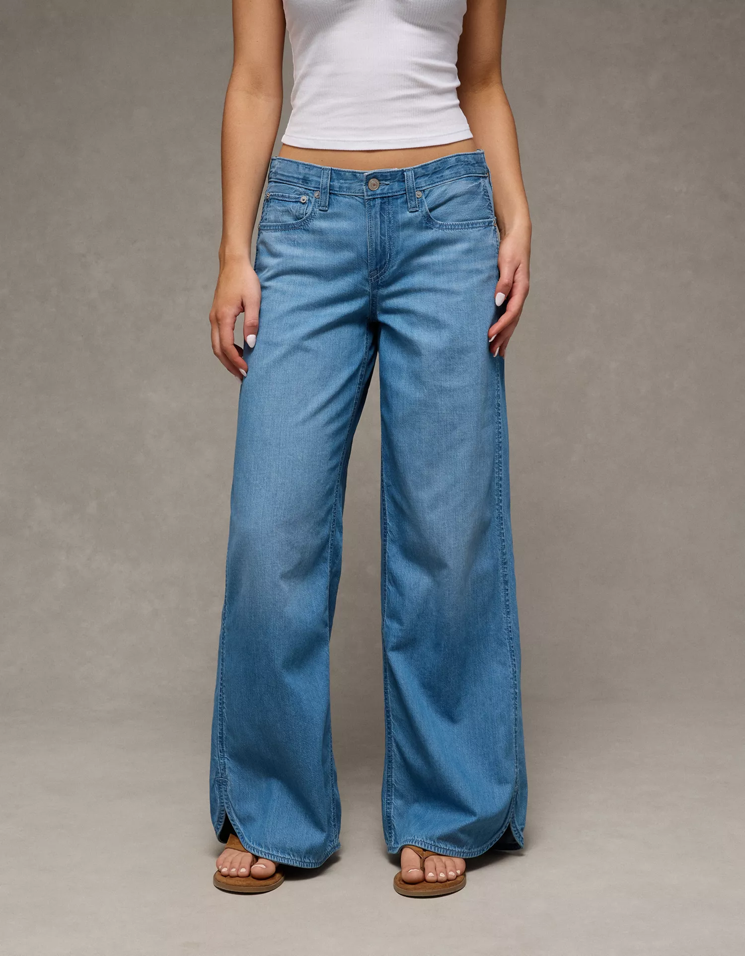 AE Low-Rise Beachy Baggy Jean