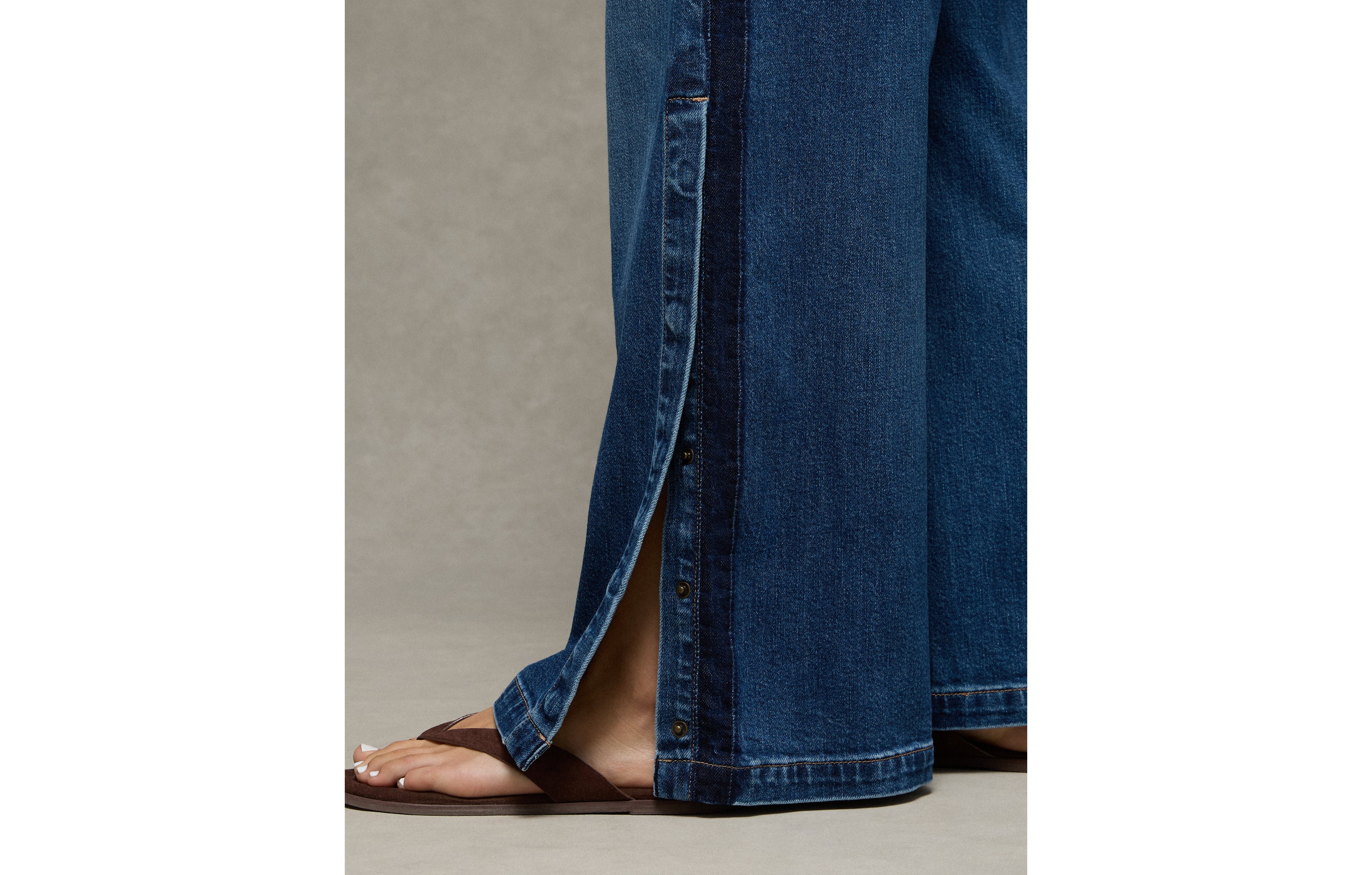 AE Low-Rise Baggy Ultra-Wide Leg Jean