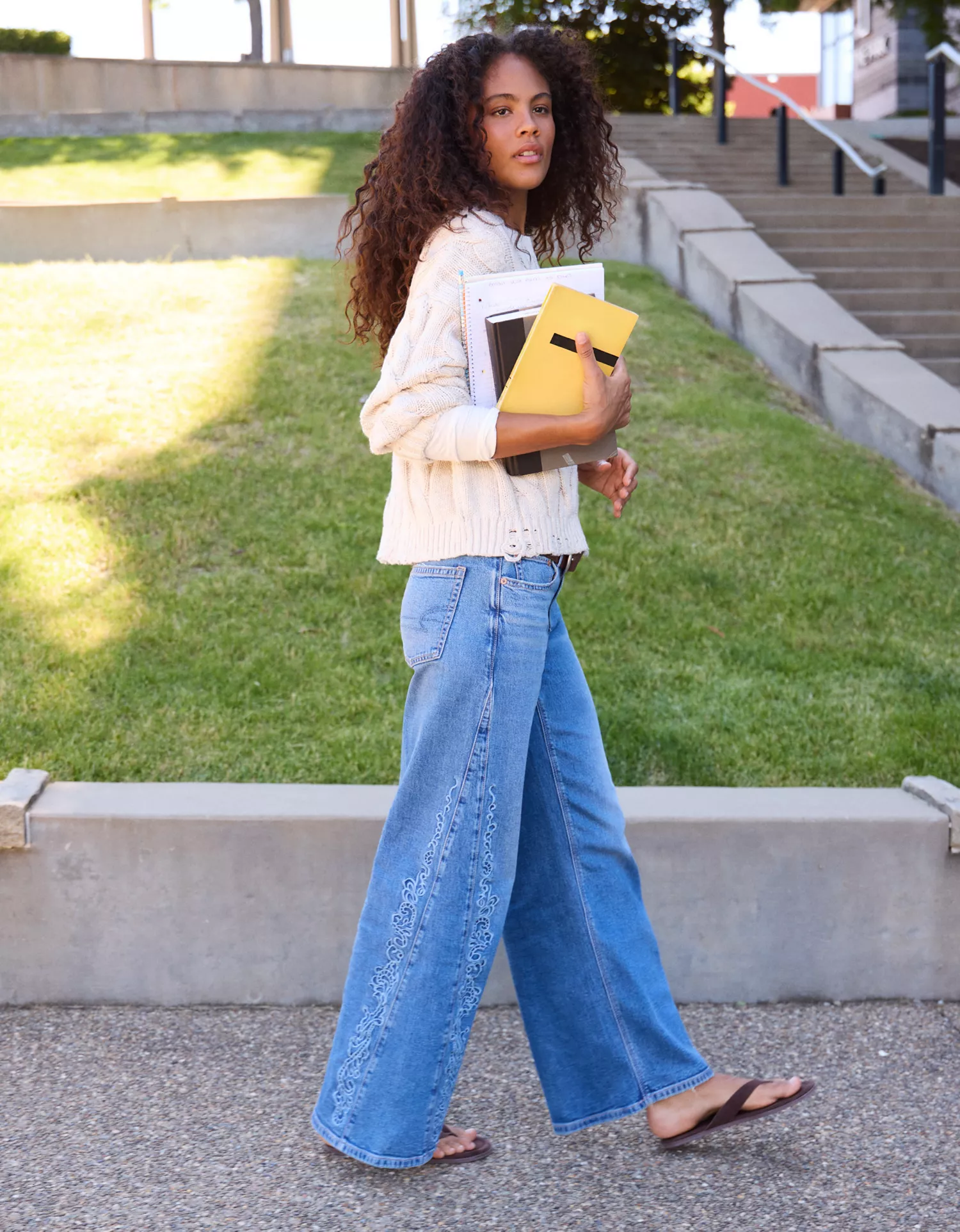 AE Low-Rise Baggy Ultra-Wide Leg Jean - thumbnail 6