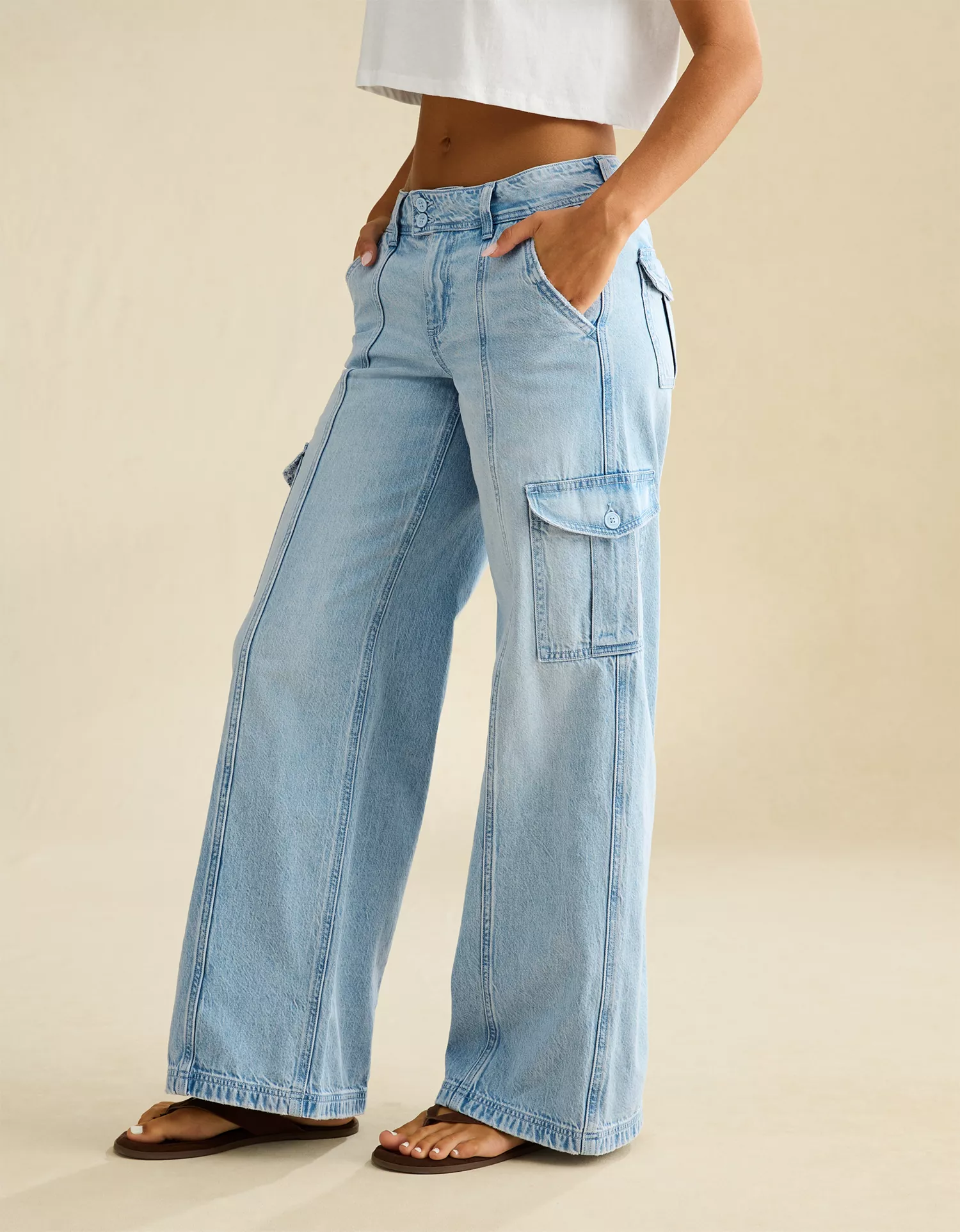AE Low-Rise Cargo Baggy Ultra-Wide Leg Jean - thumbnail 7