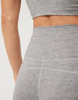 Legging à jambe semi-évasée avec poche The Hugger OFFLINE d’Aerie