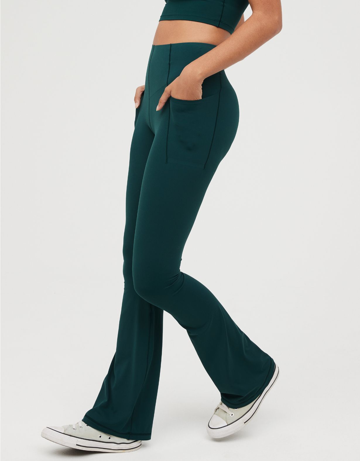 OFFLINE By Aerie Real Me Xtra Hold Up! Bootcut Legging con Bolsillo