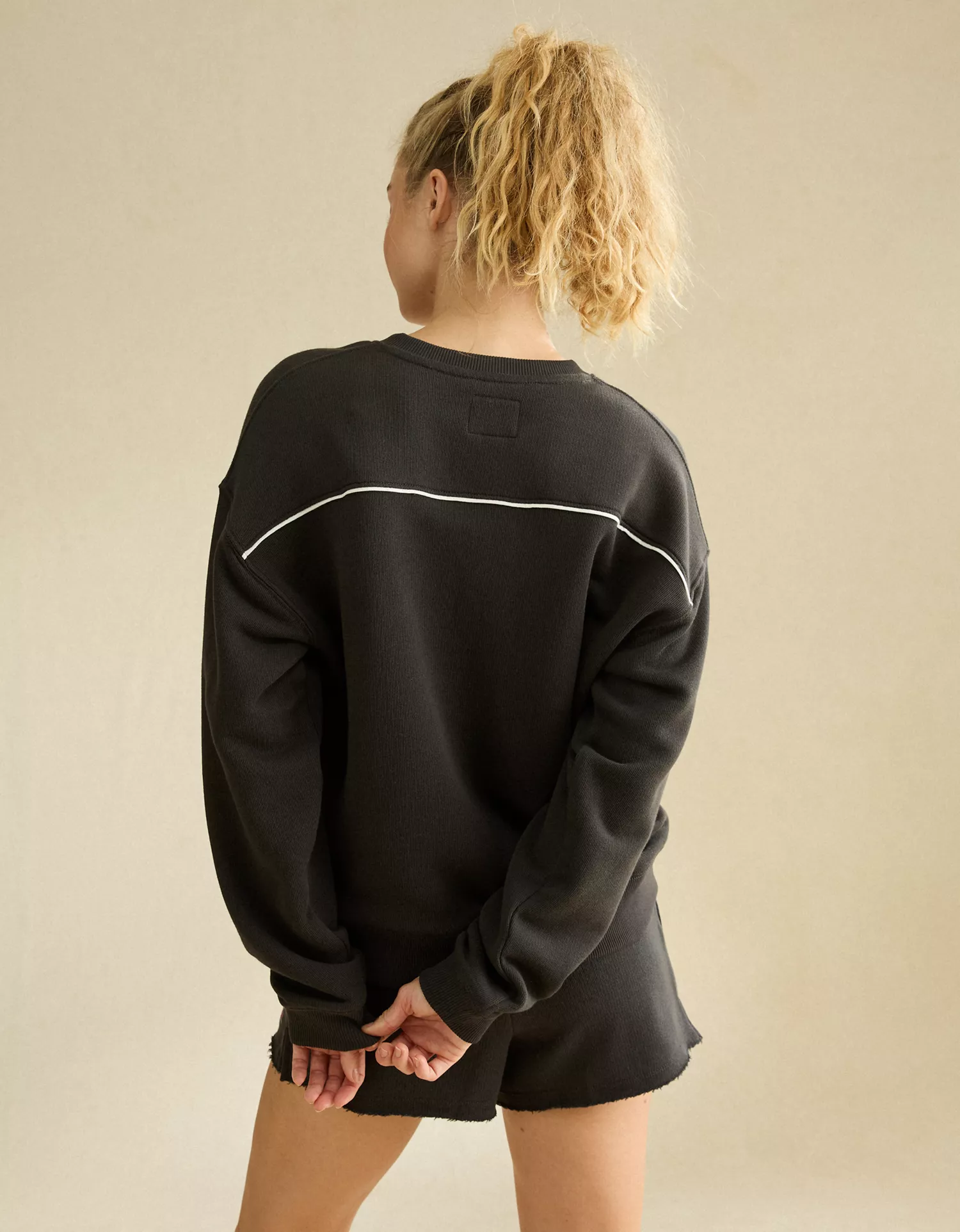 AE Georgia Bulldogs V-Neck Graphic Sweatshirt - thumbnail 2