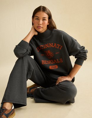 NFL Cincinnati Bengals Everyday Luxe Mock Neck Sweatshirt