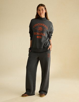 NFL Cincinnati Bengals Everyday Luxe Mock Neck Sweatshirt