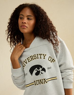 Женская толстовка American Eagle AE Iowa Hawkeyes V-Neck Graphic, цвет: Чёрный — фото 5