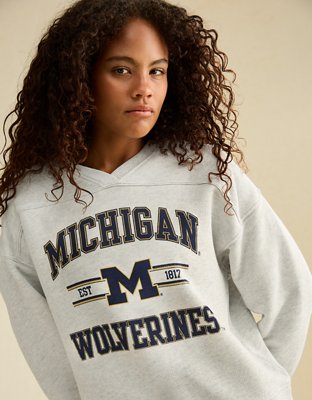 AE Michigan Wolverines V-Neck Graphic Sweatshirt