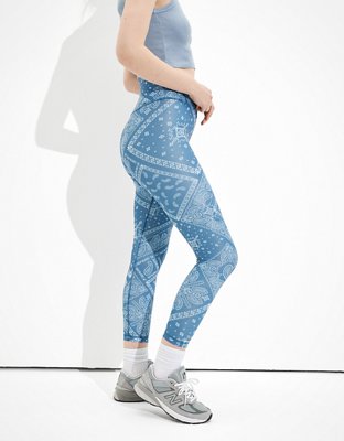 Женские брюки American Eagle AE The Lightweight Everything Crossover 7/8 Legging — фото 4