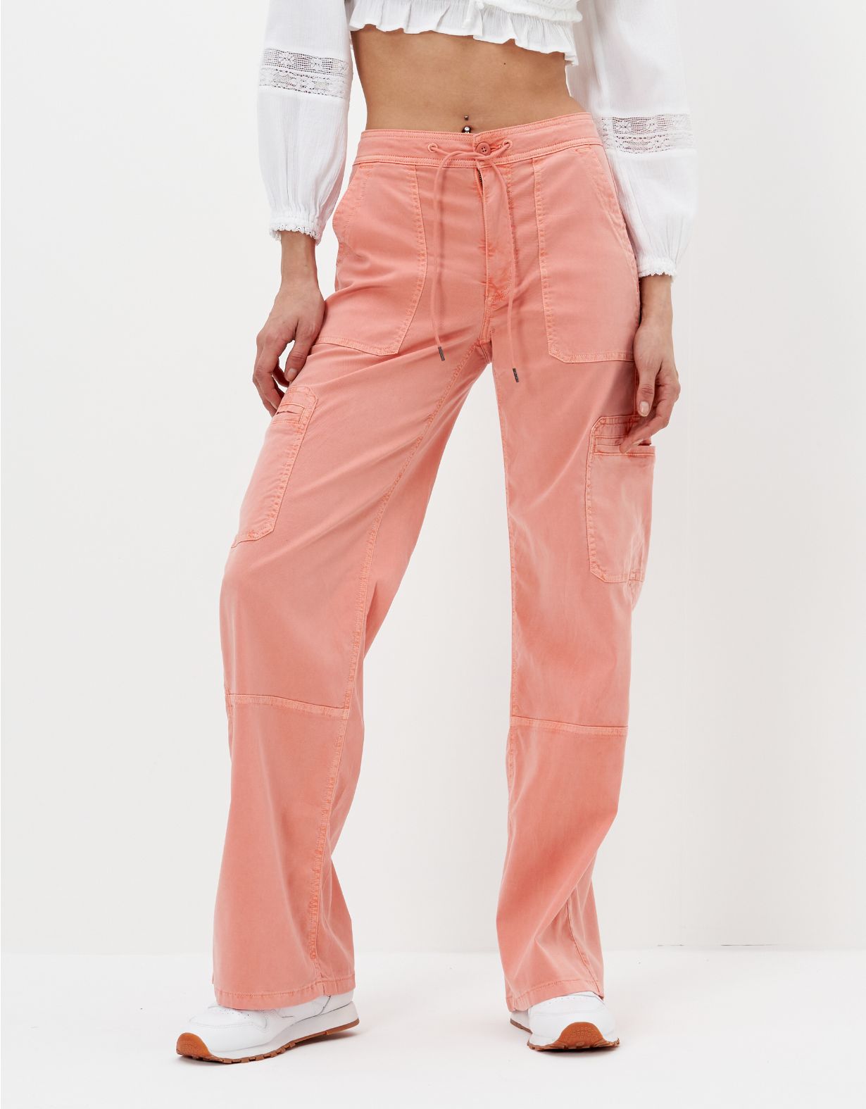 AE Dreamy Drape Stretch Super High-Waisted Baggy Wide-Leg Cargo Pant