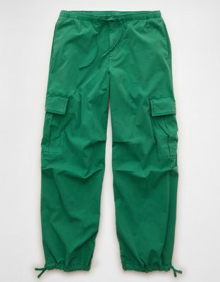 AE Low-Rise Baggy Cargo Parachute Pant | American Eagle