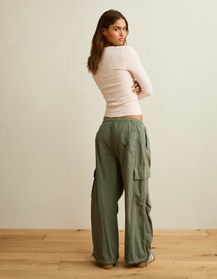 AE Low-Rise Baggy Cargo Parachute Pant