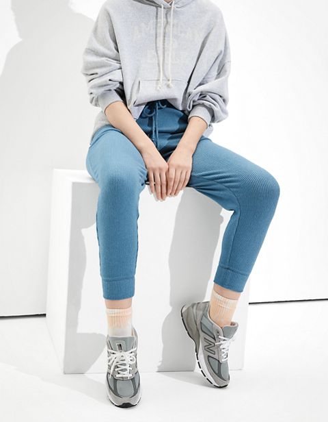 Женские брюки American Eagle AE Plush Slim Jogger