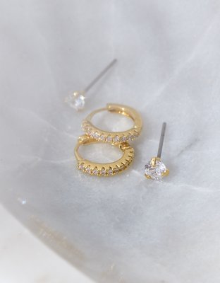 AEO Paquete de 2 Pares de Aretes tipo Aros con Estrás y Tachones Enchapados en Oro de 14K de la The Keepers Colección