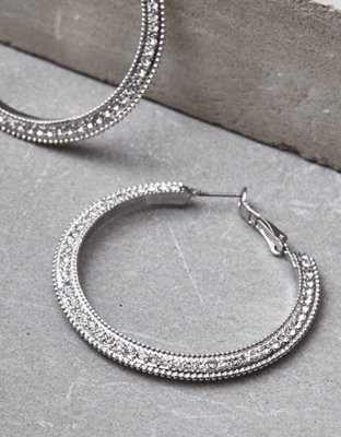 Aretes tipo aro plateados con estrás AEO